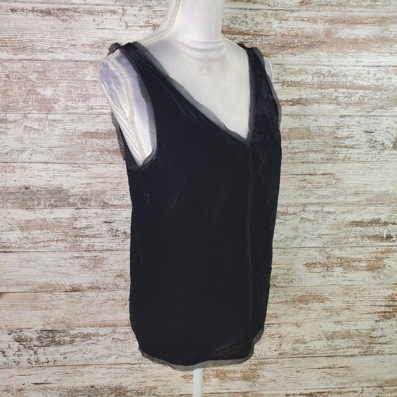 Chelsea28 Black Sleeveless V-Neck Crushed Velvet Top Size Small - Picture 1 of 8